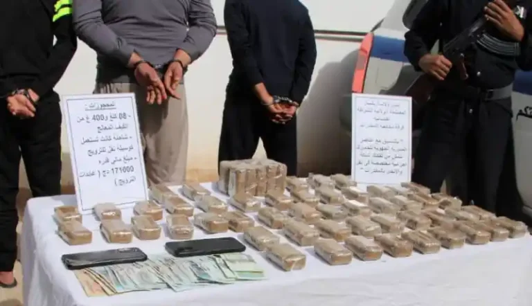 بشار ضبط أكثر من 8.4 كلغ من الكيف مموهة داخل عجلة إحتياطية