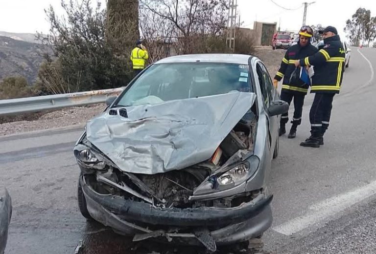 سطيف إصابة شخصين في حادث مرور